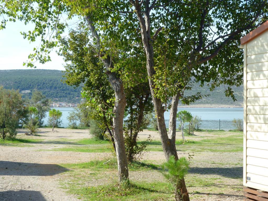 Campsite Pisak - Mobile Homes By The Sea Seline Ngoại thất bức ảnh