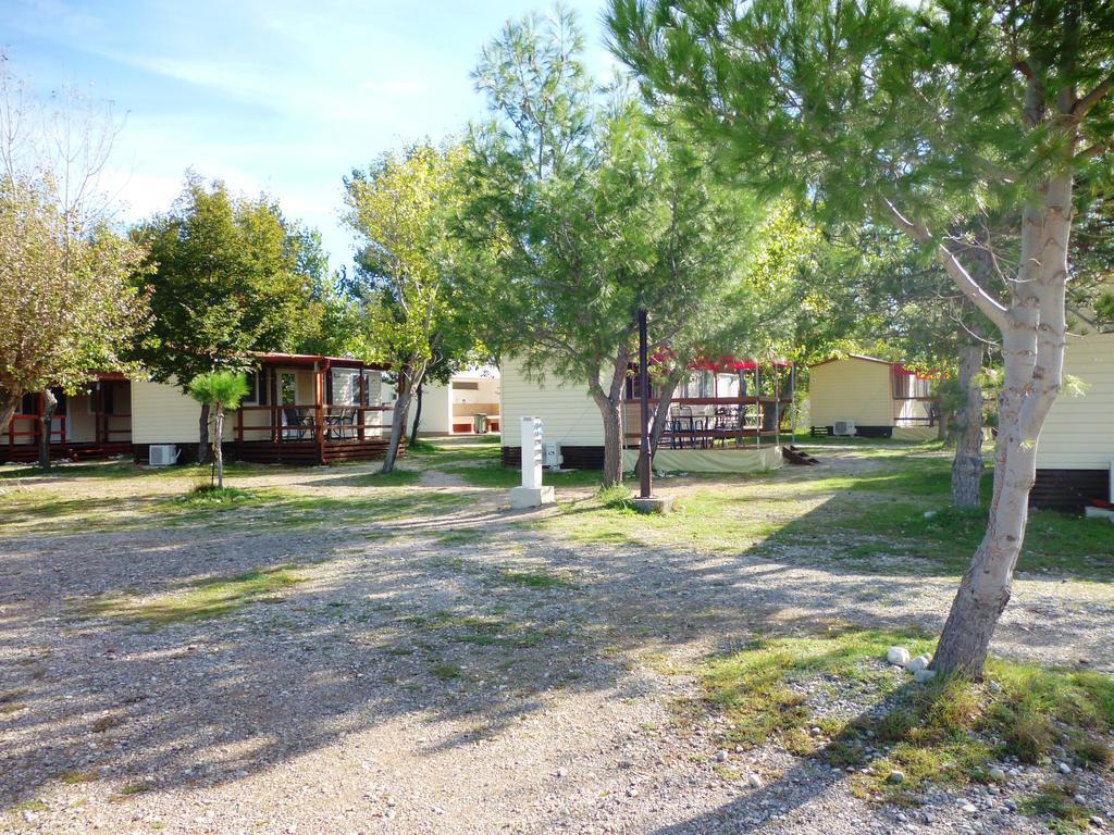 Campsite Pisak - Mobile Homes By The Sea Seline Ngoại thất bức ảnh